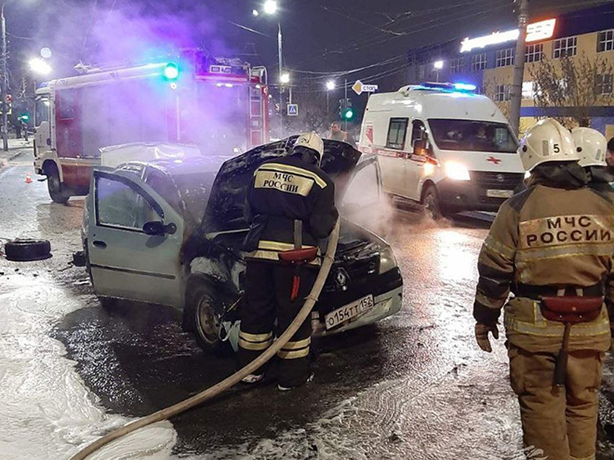 Автомобиль «Рено Логан» полностью выгорел на Московском шоссе в Нижнем  Новгороде - KP.RU