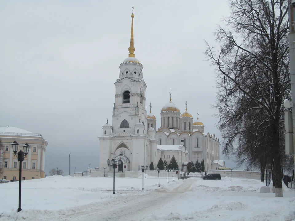 Храм во Владимире фото белый