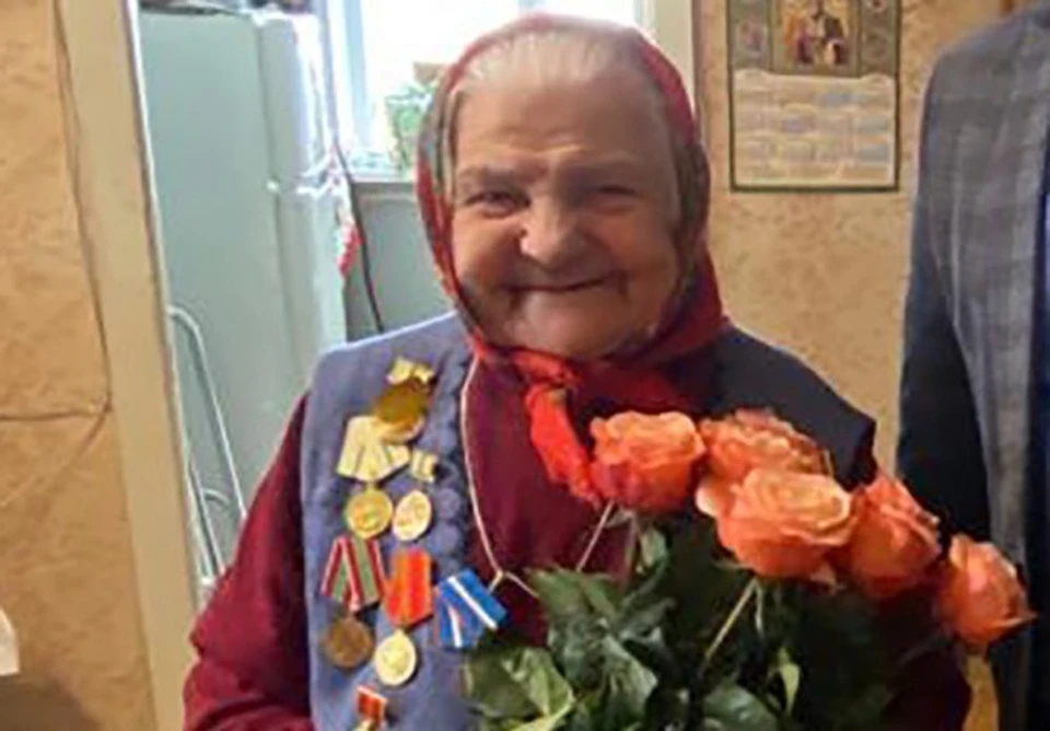 Горуправа поздравила легендарную калужанку.