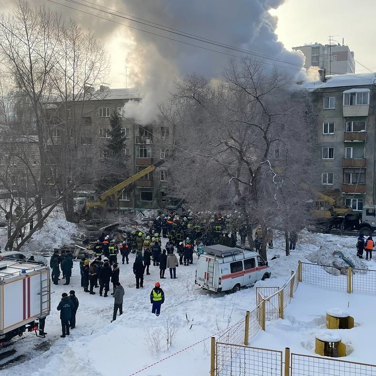 В Новосибирске отключили отопление в 3 домах возле Линейной, 39 после  взрыва и пожара - KP.RU