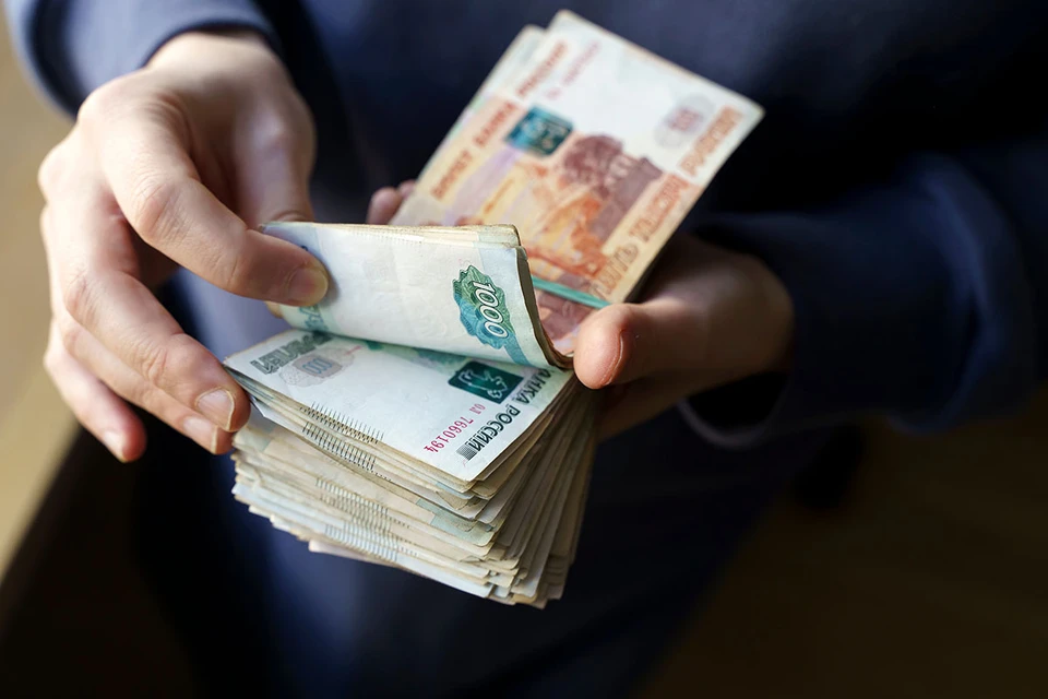 За прошлый год зарплаты россиян выросли на 12,7% - до 62 тысяч рублей
