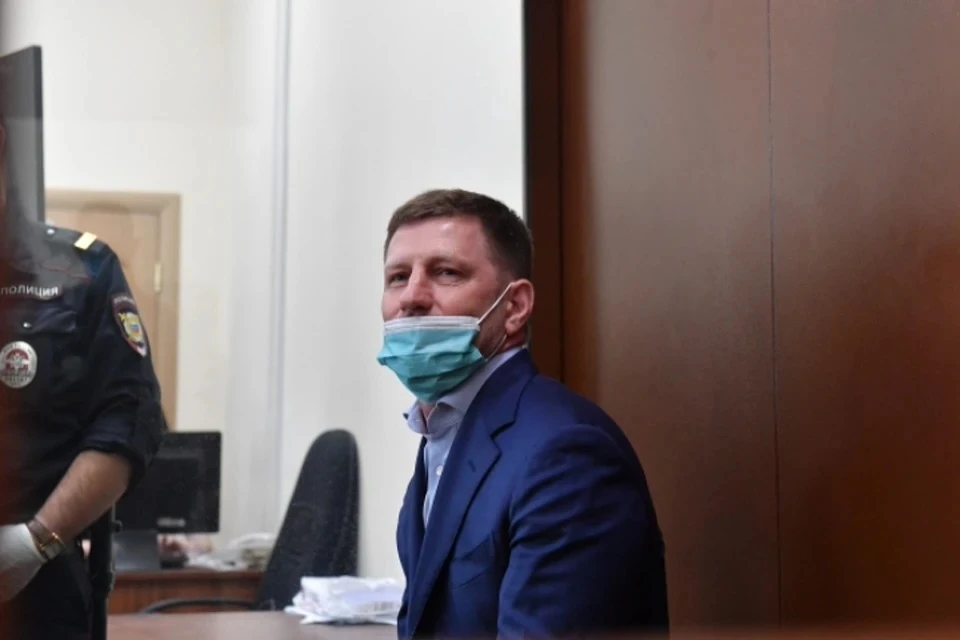 Экс-главу Хабаровского края Фургала приговорили к 22 годам колонии за организацию убийств