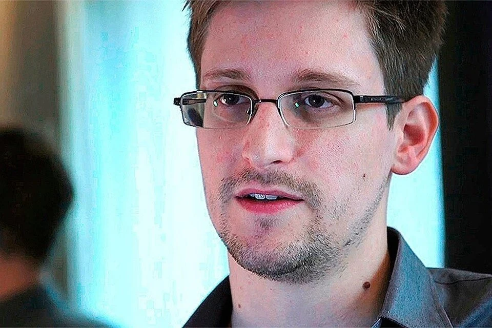 Сноуден объяснил, для чего США используют панику вокруг сбитых воздушных объектов