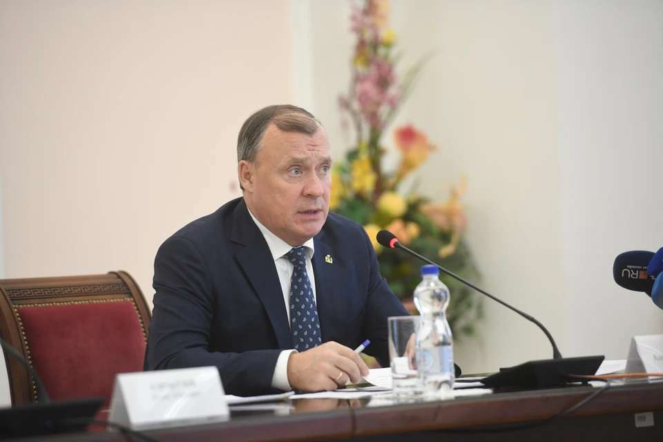 Мэр Екатеринбурга Алексей Орлов в прямом эфире радио «Комсомольская правда»(92,3 FM) отвечает на вопросы горожан