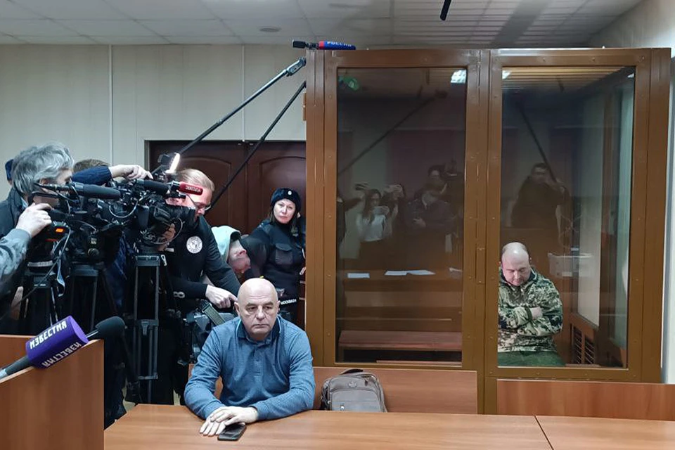 Андрей Сафронов оказался в стеклянной клетке в зале суда за то, что взял человека в заложники.