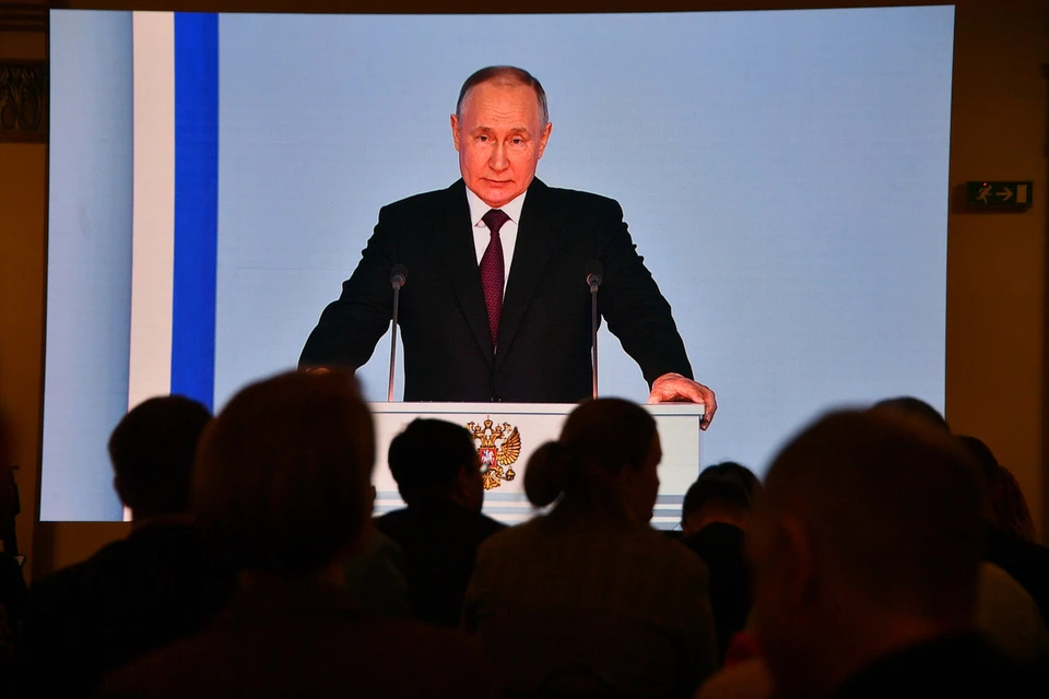 Президент России поблагодарил участников спецоперации, жителей новых регионов страны