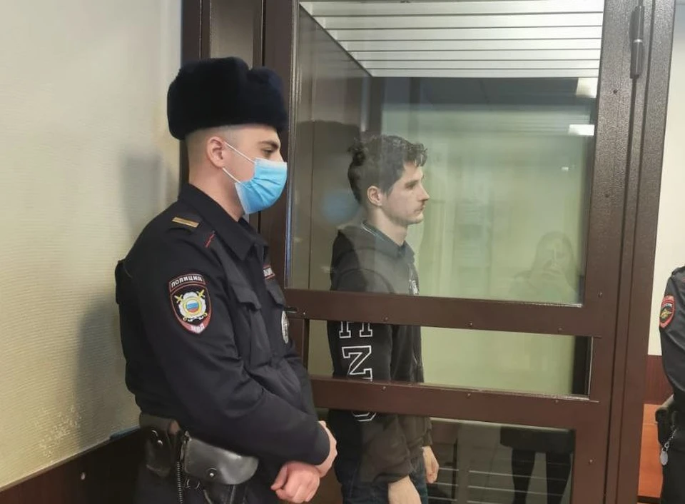 20 февраля молодой человек подбросил девушке «подарок» с взрывчаткой,