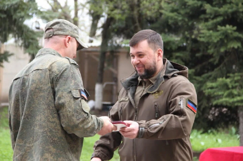 Денис Пушилин поблагодарил военнослужащих Республики за их геройские поступки на передовой. Фото: пресс-служба Главы ДНР