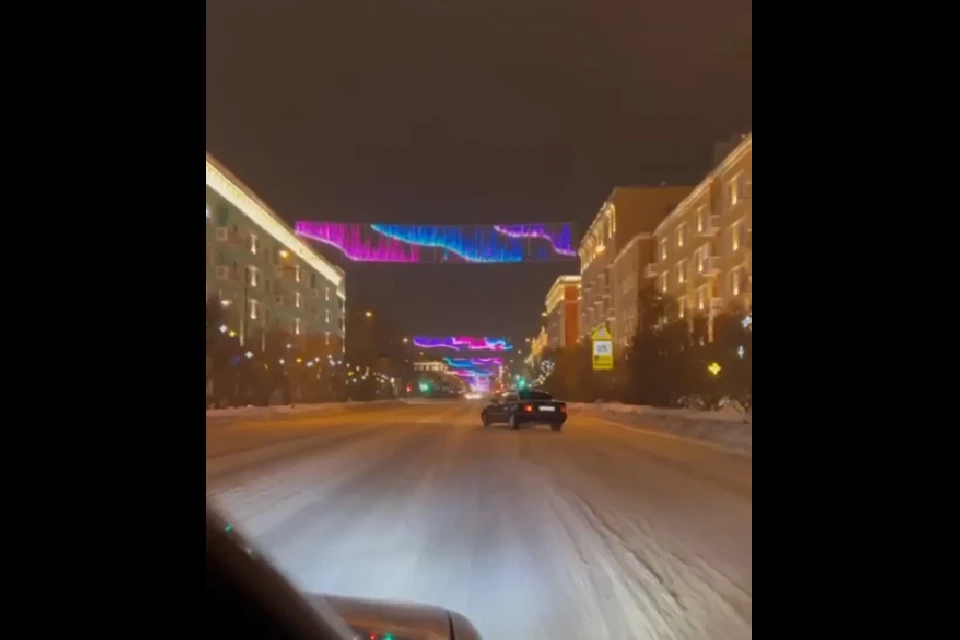 Оказалось, что у молодого человека нет водительских прав. Фото: скрин видео t.me/murmansk_chp