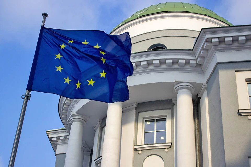 Официальный журнал ЕС опубликовал список попавших под 10-пакет Евросоюза против России.