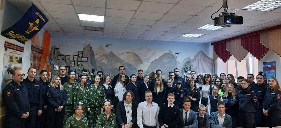 В рамках выездного мероприятия полицейские пообщались с учащимися