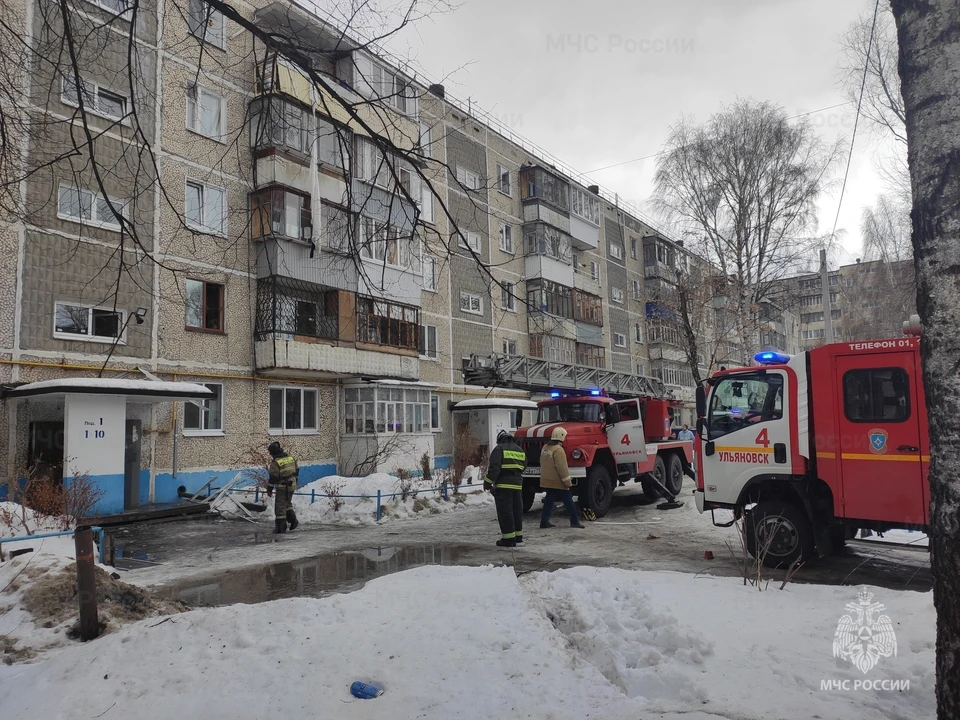 "Хлопнуло" в пятиэтажке на Ефремова