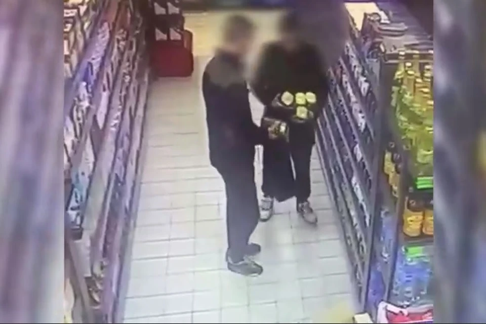 В Могилеве два приятеля вынесли продуктов из магазина на 600 белорусских рублей. Фото: телеграм-канал «Милиция Могилевщины».