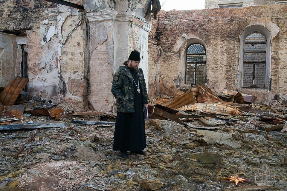 Несмотря на опасность, священники едут в зону СВО исполнять свой пастырский долг. Фото: Екатерина Виноградова.