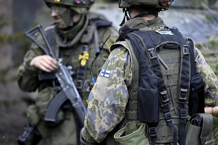 Финны в шаге от вступления в НАТО без Швеции: что теперь будет между странами