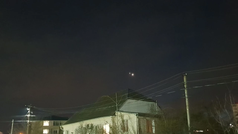 Планеты кому-то показались летающими тарелками. Фото: пресс-службы администрации Крымского района.
