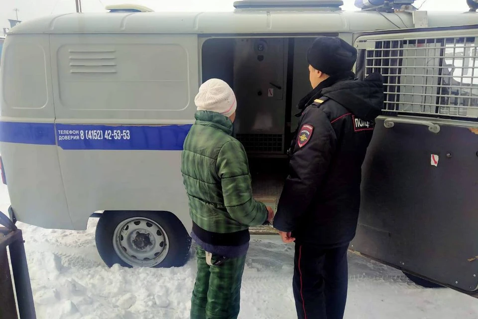Женщина обвиняется в пяти кражах. Фото: прокуратура Камчатского края.