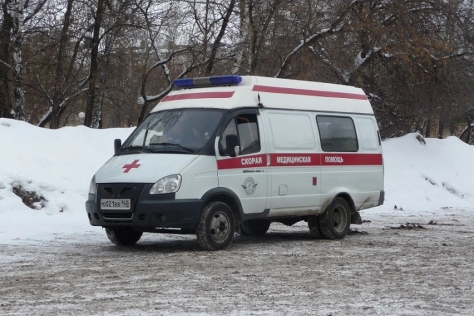 О застрявшем в снегу автомобиле рассказал очевидеч