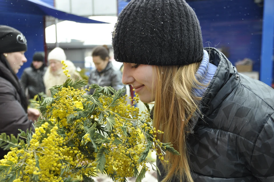 Для ульяновских женщин главный цветок на 8 марта - мимоза