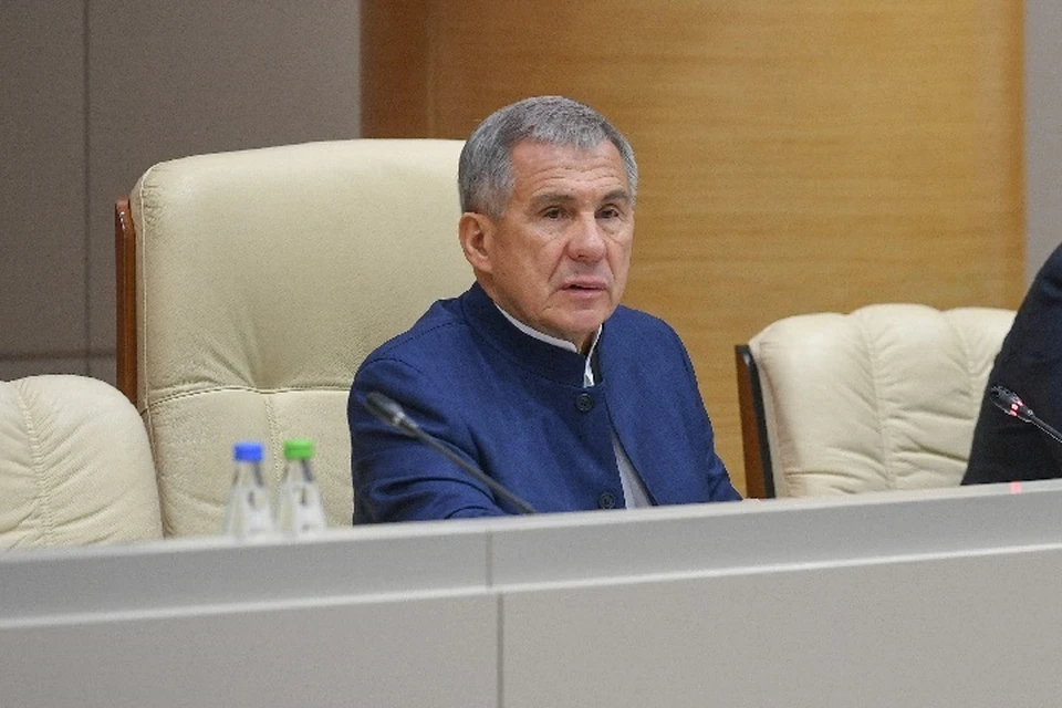 Руководитель региона поручил, в том числе, подготовить всю необходимую технику и ресурсы. Фото: rais.tatarstan.ru