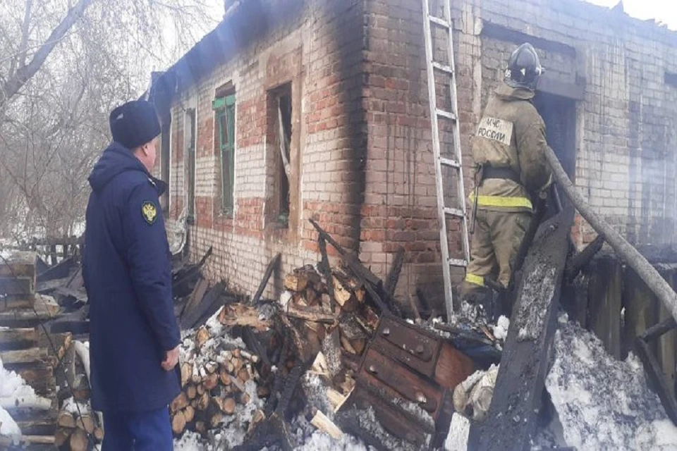 В поселке Пролетарский под Новосибирском на пожаре погибли двое детей. Фото: прокуратура НСО.