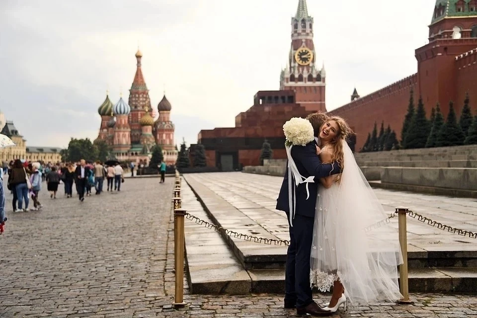Россияне стали чаще выбирать «гражданские браки»