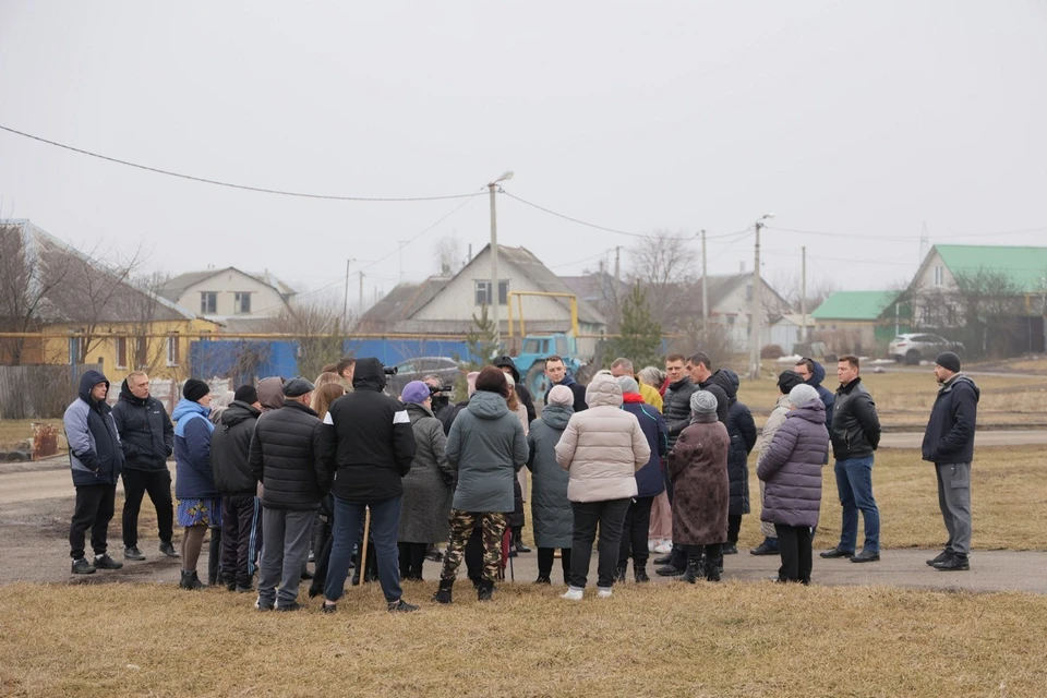 По поручению главы региона с жителями Севрюково была организована встреча.