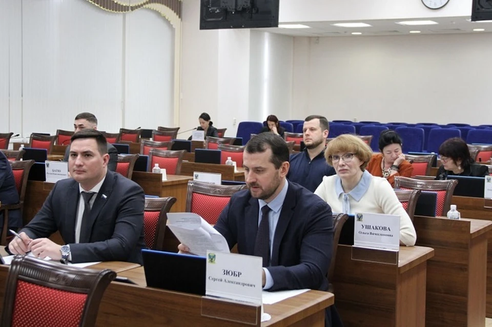 Гарантии по кредитам и страховке для участников СВО обсудили в парламенте Хабаровского края