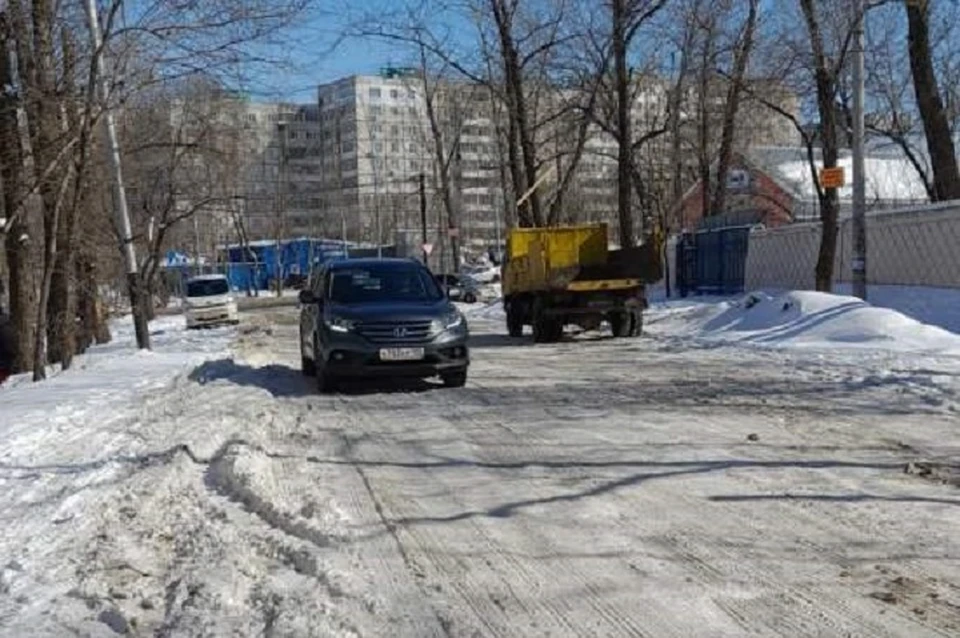 Предприятия Хабаровска ответят по закону за снег на тротуарах