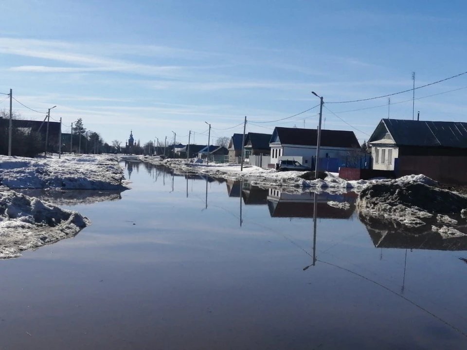 Режим повышенной готовности ввели сегодня, 15 марта, с 17:00 из-за активного снеготаяния и резкого подъема уровня воды в реке Черная