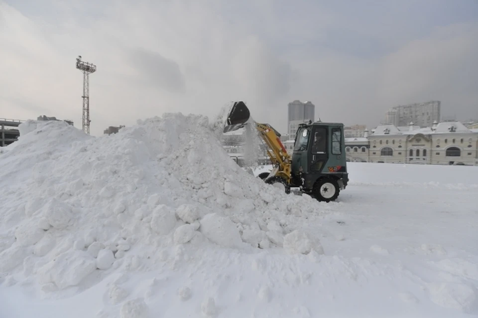 «Это невозможно купить»: мэр Комсомольска рассказал, что техники для уборки снега не хватает