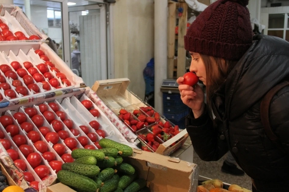 В Башкирии за неделю на 3,9% и 4,5% подорожали сосиски с сардельками и помидоры – до 409 и 202,5 руб. за килограмм соответственно