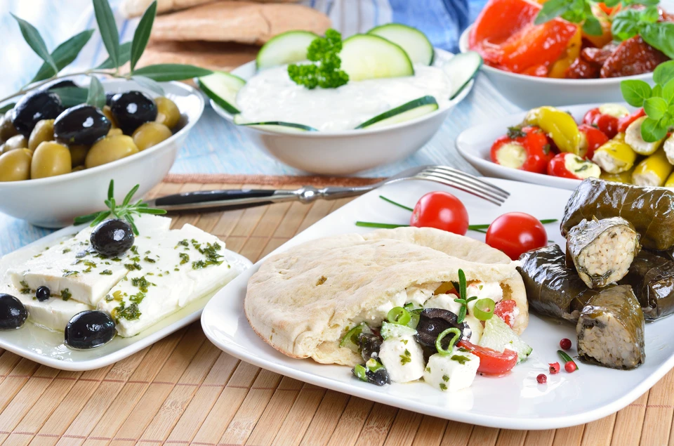 У приверженцев средиземноморского стиля питания почти на четверть (23%) снижен риск различных форм деменции.