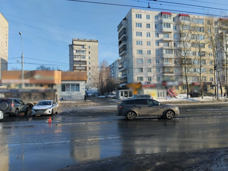 Lada сбила пешехода.