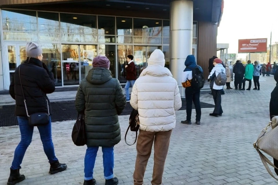 В Новосибирске посетителей эвакуировали из ТРЦ "Сан Сити". Фото: АСТ-54.