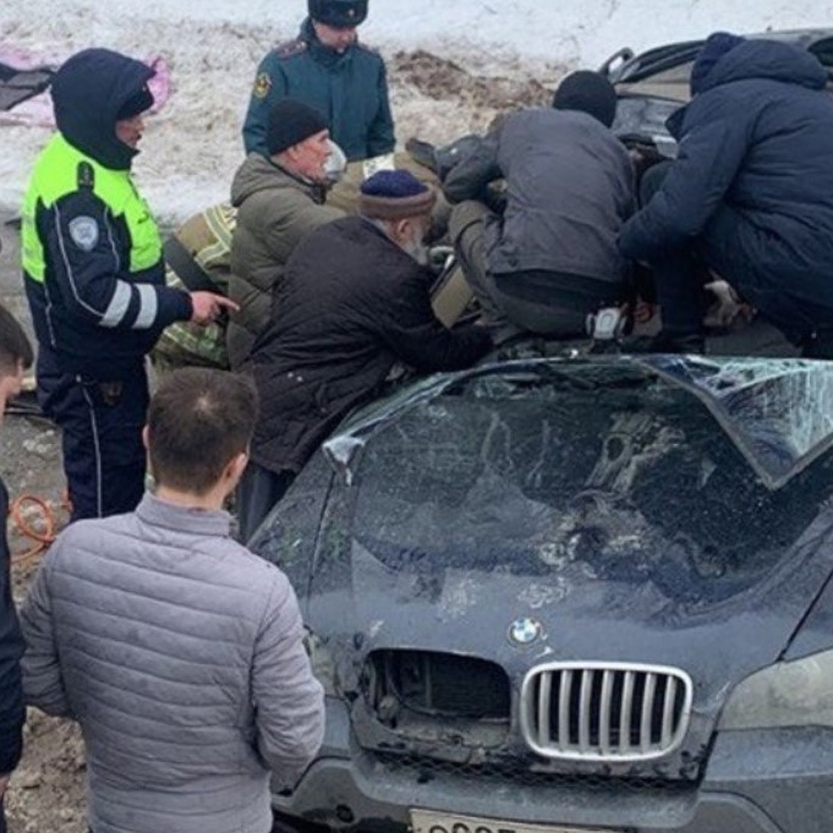 В Татарстане один человек погиб и трое пострадали при столкновении BMW и  грузовика - KP.RU