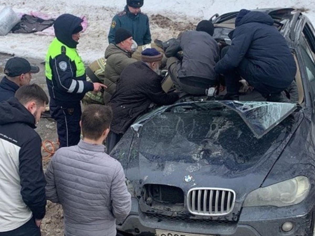 В Татарстане один человек погиб и трое пострадали при столкновении BMW и  грузовика - KP.RU