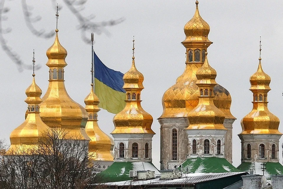 Полиция Украины задержала православного священника во время богослужения