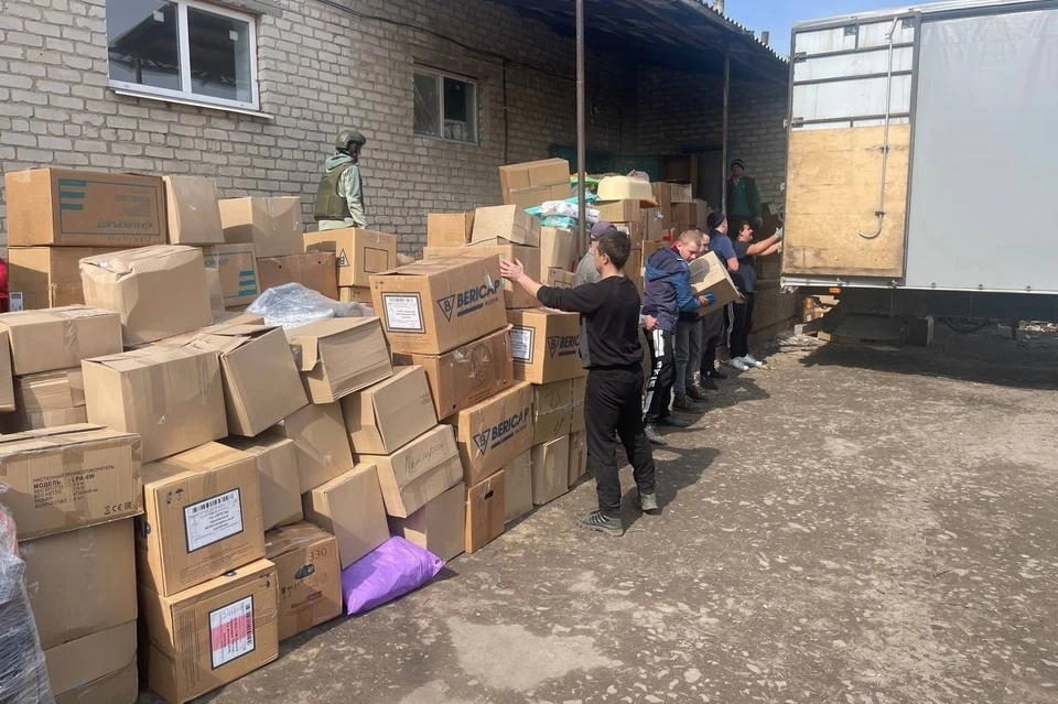 Делегация из Липецка доставила жителям Сватово ЛНР 7 тонн гуманитарной помощи