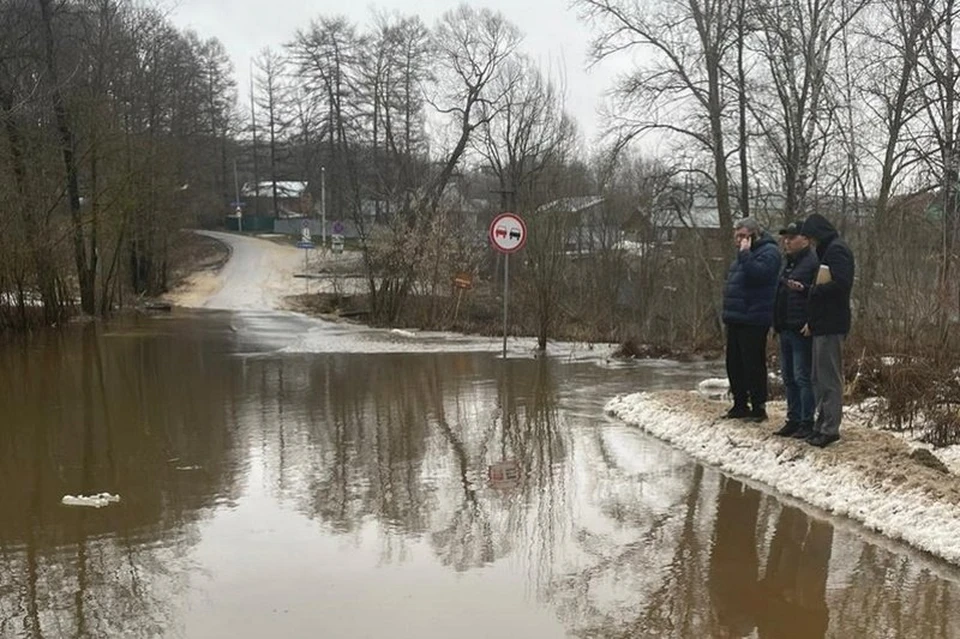 В Пролетарском округе Тулы подтопило дорогу в Демидовку