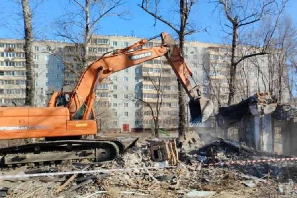 Аварийный дом на улице Серова снесли в Хабаровске