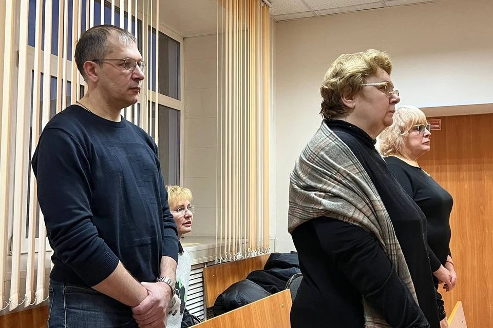 В Новосибирске смягчили наказание троим экс-чиновникам мэрии, которые наваривались на муниципальном жилье.