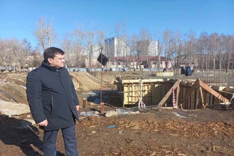 Максим Парфенов поручил ускорить стройку школы на Багратиона в Иркутске