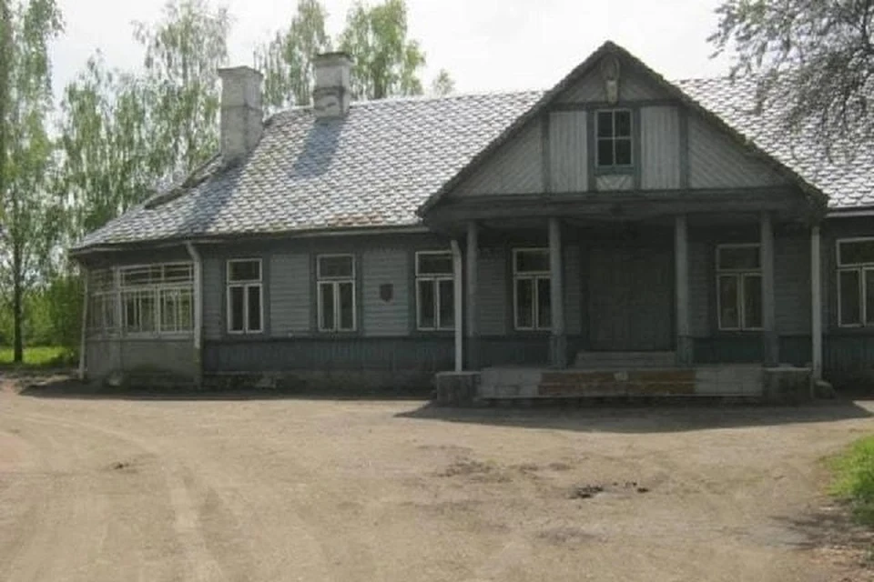 Под Ганцевичами за панский дом за 37 рублей покупатели боролись на аукционе. Фото: архив с сайта butb.by