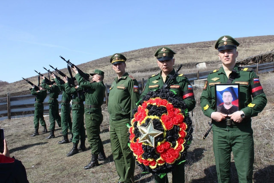 Айрат погиб, выполняя боевое задание, 15 марта 2023 года. Фото: страница Виктора Паукова
