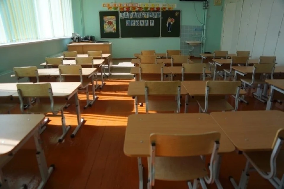 В новосибирскую школу вызвали Росгвардию: школьник напал на учительницу, пытаясь отобрать вейп.