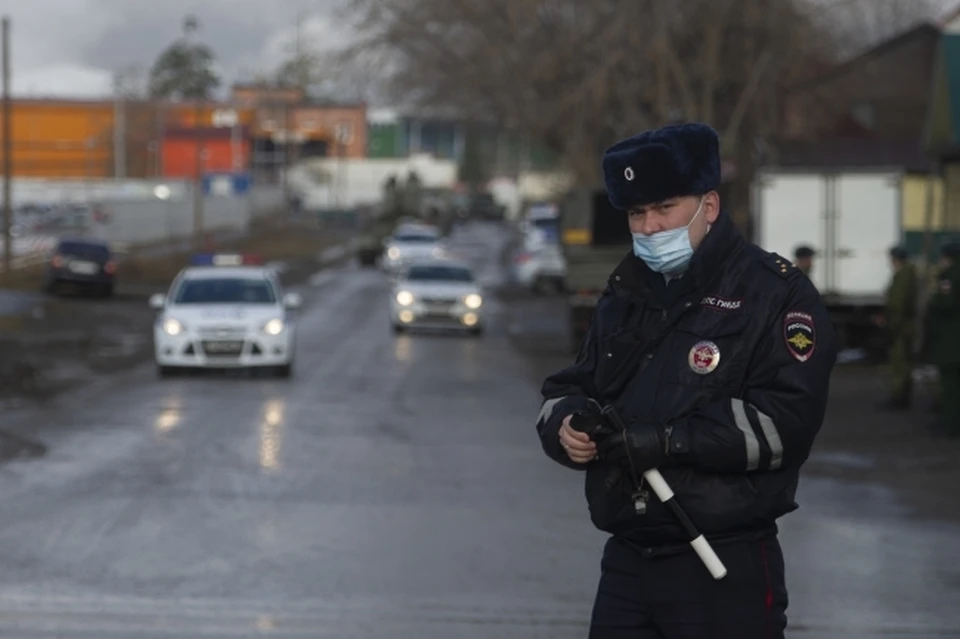 Это связано с проведением работ по строительству водопровода для жилого комплекса