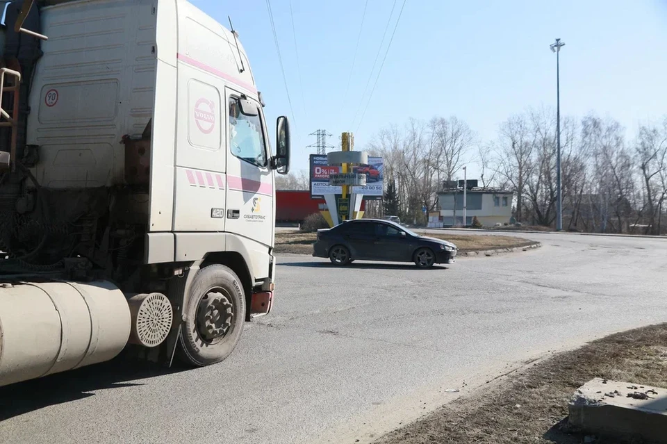 У большегруза отказала топливная система, вышел из строя насос
