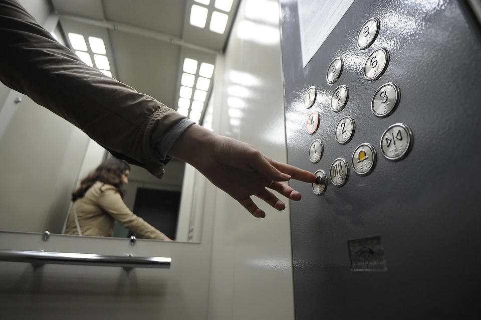 Лифты старше 25 лет в домах со спецсчетами должны быть заменены до 2025 года