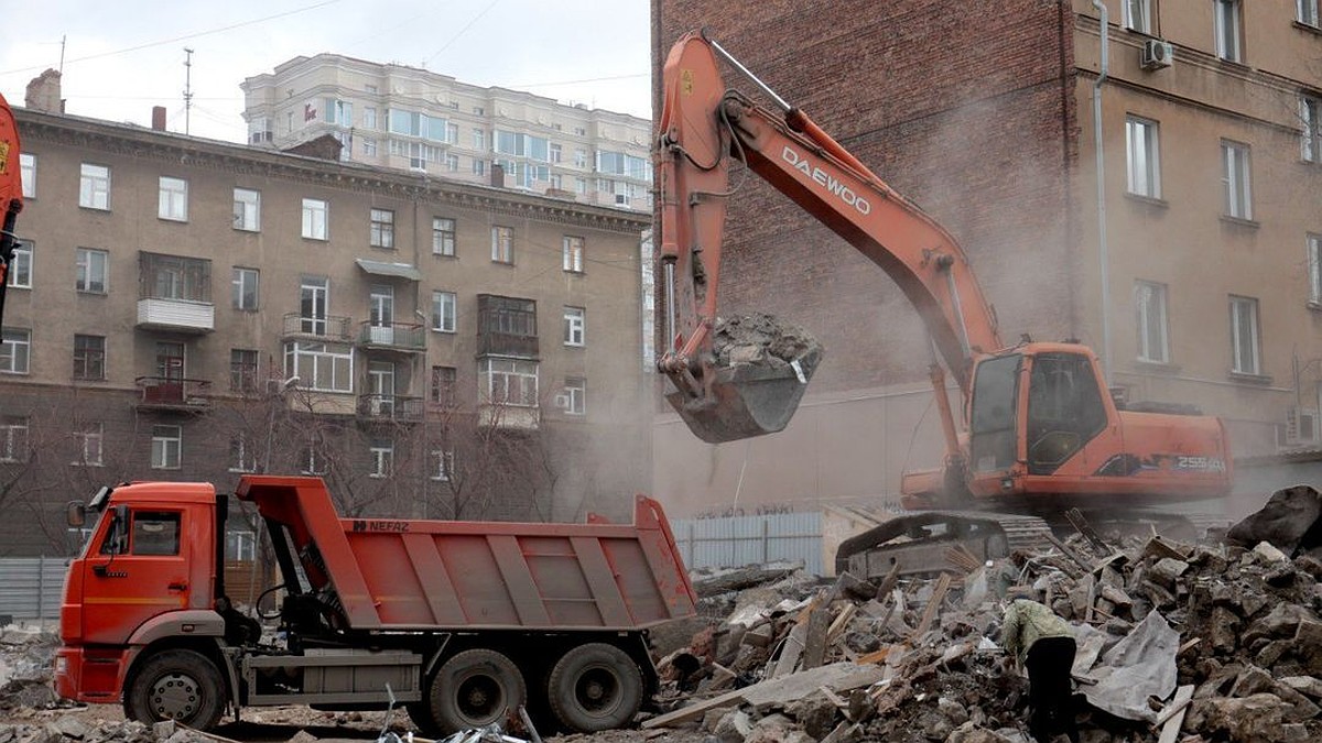 В Новосибирске снесли музей Кондратюка накануне 100-летия здания - KP.RU